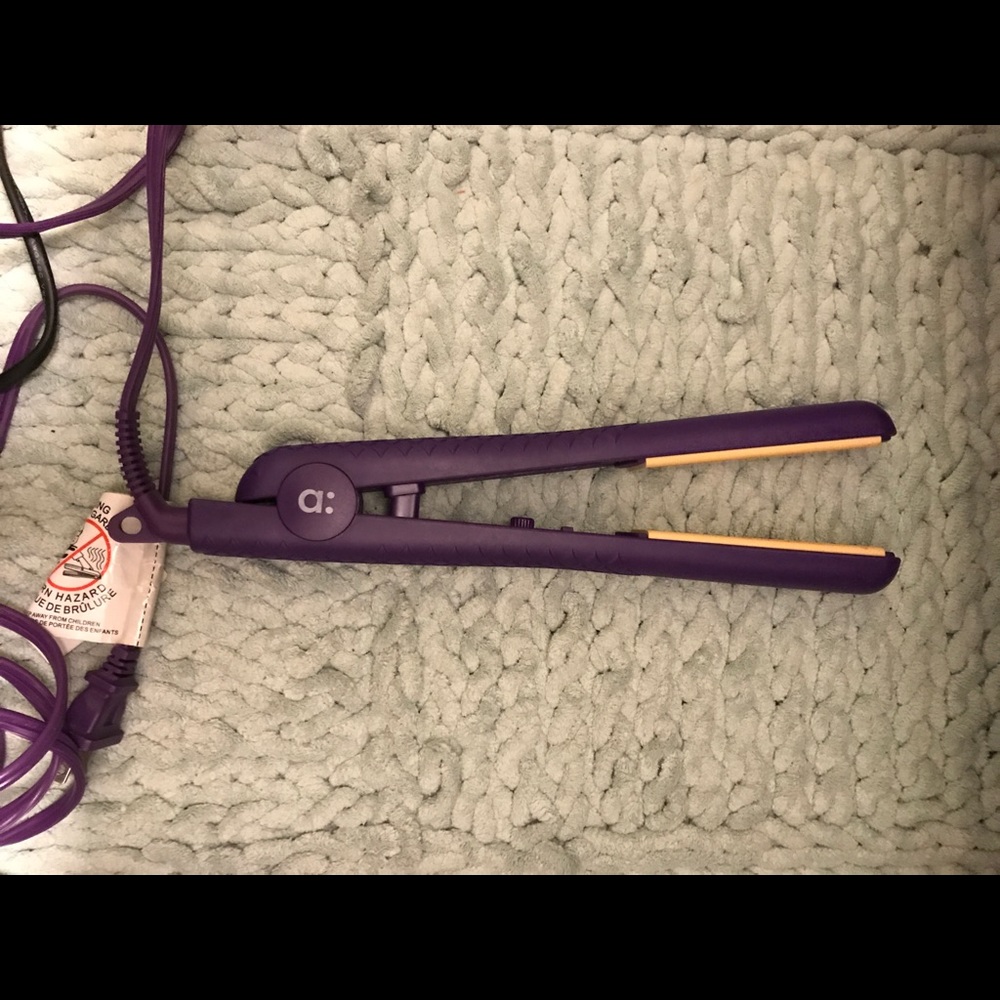 Purple Amika Hair Flat Iron/Straightener